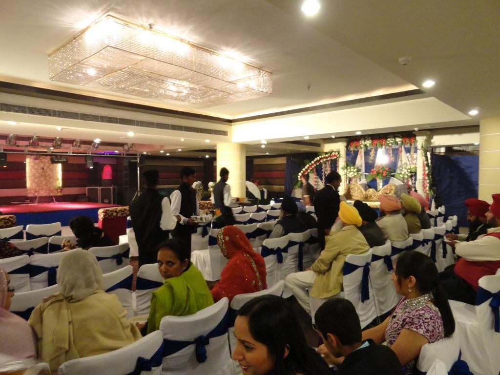 Gulmor Otel Ludhiana Dış mekan fotoğraf