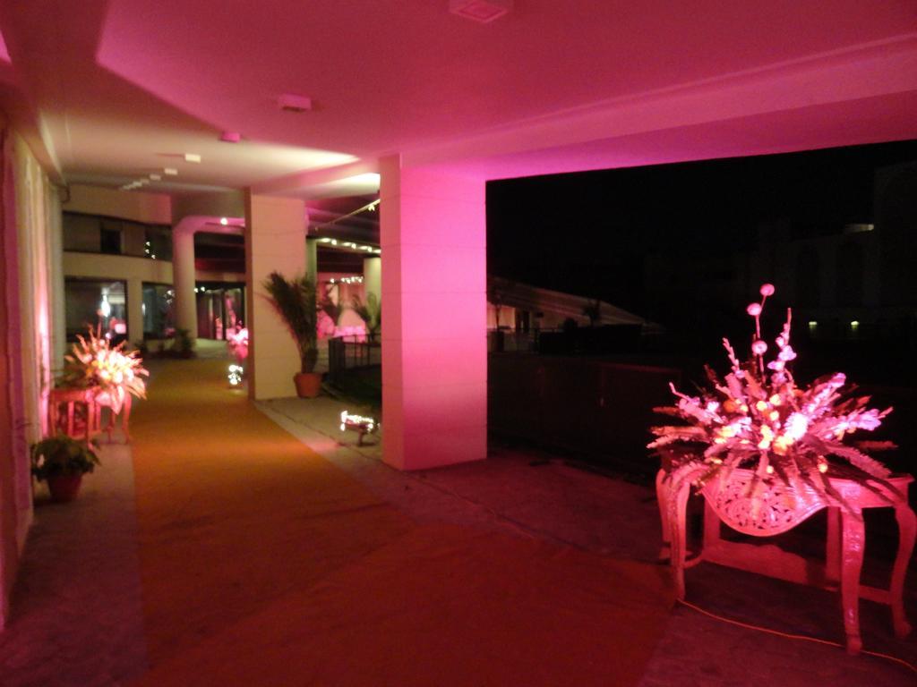 Gulmor Otel Ludhiana Dış mekan fotoğraf