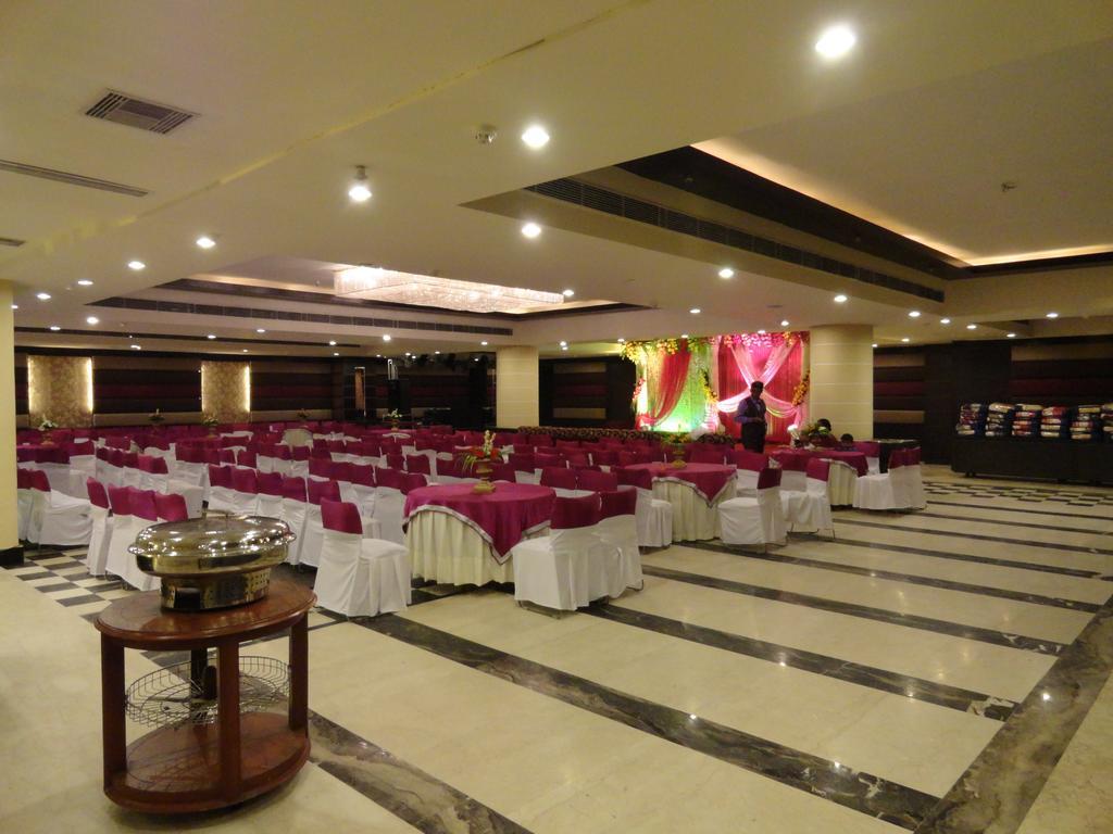 Gulmor Otel Ludhiana Dış mekan fotoğraf