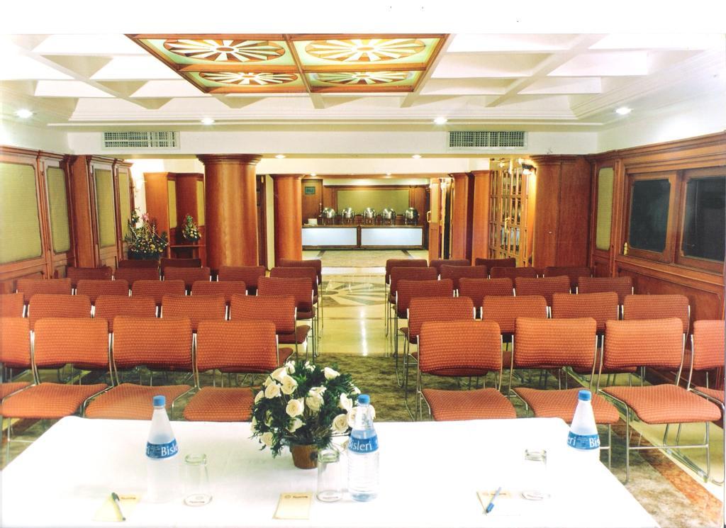 Gulmor Otel Ludhiana Dış mekan fotoğraf