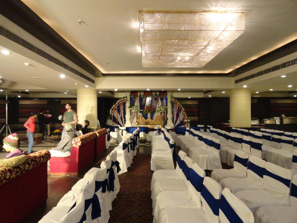 Gulmor Otel Ludhiana Dış mekan fotoğraf