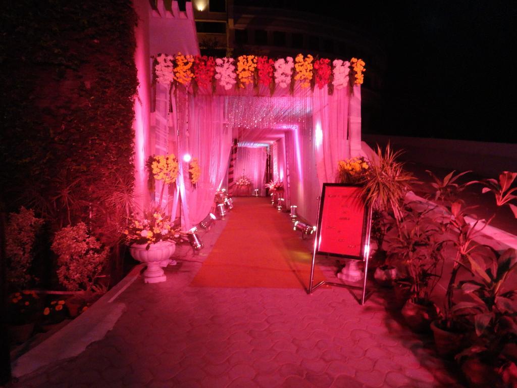 Gulmor Otel Ludhiana Dış mekan fotoğraf