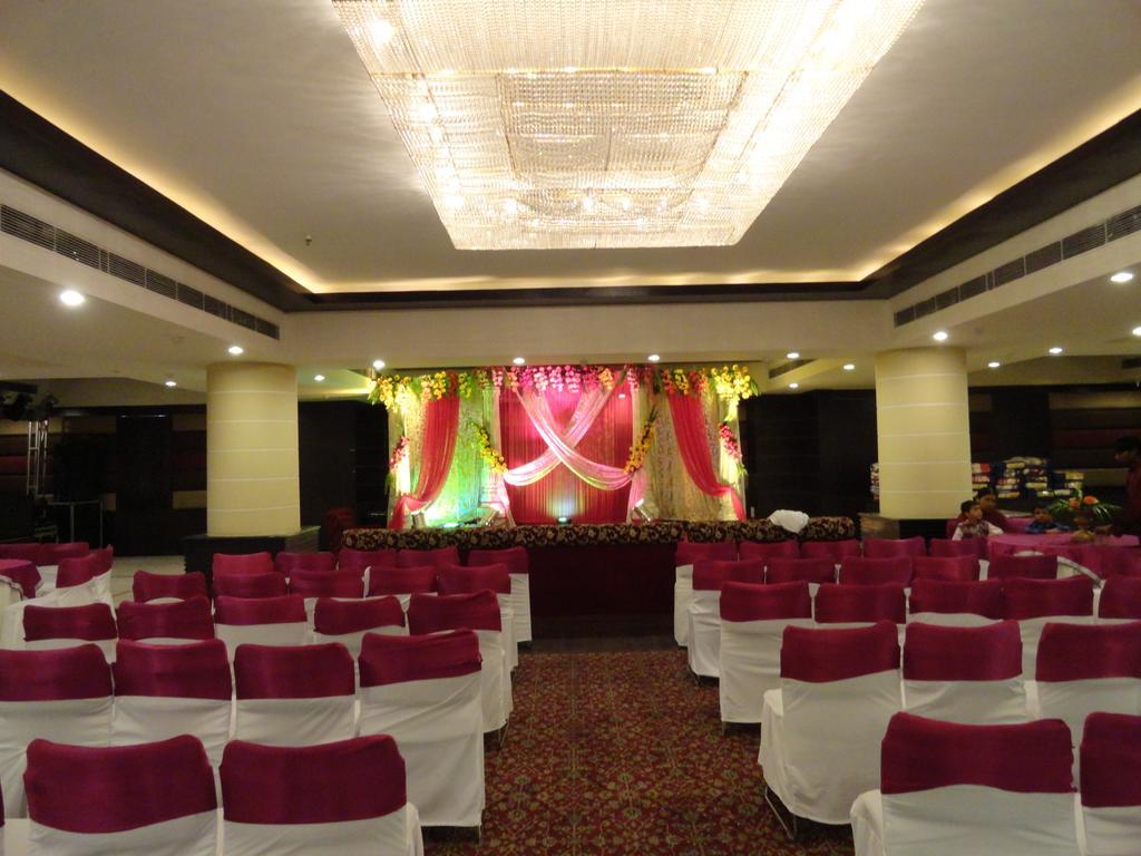 Gulmor Otel Ludhiana Dış mekan fotoğraf