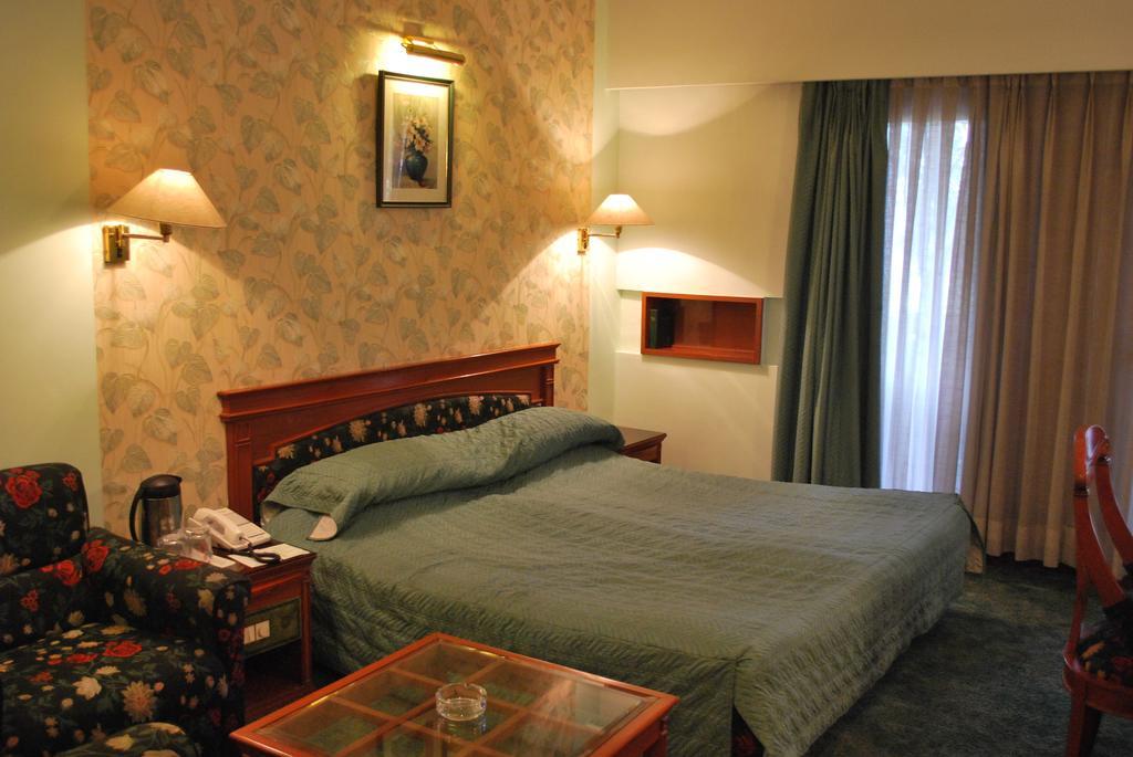 Gulmor Otel Ludhiana Oda fotoğraf